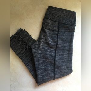 4/$25 Yogalicious crop gray/black leggings.